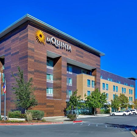 La Quinta Inn & Suites By Wyndham Lakeway Exterior foto